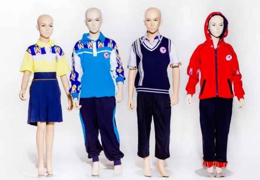 新疆&ldquo;艾德莱斯出天山&rdquo;创意产品设计大赛参赛作品服装系列展示2(图)